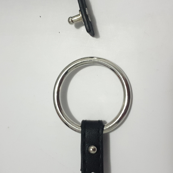 Front open Black vinyl choker with silver O ring - Picture 9 of 16